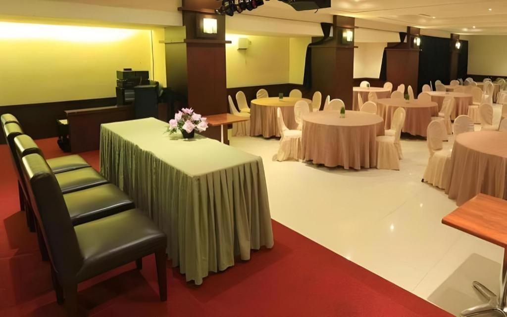 Hotel Tarakan Plaza Kültér fotó