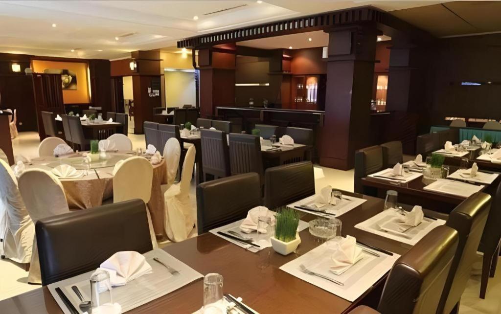 Hotel Tarakan Plaza Kültér fotó