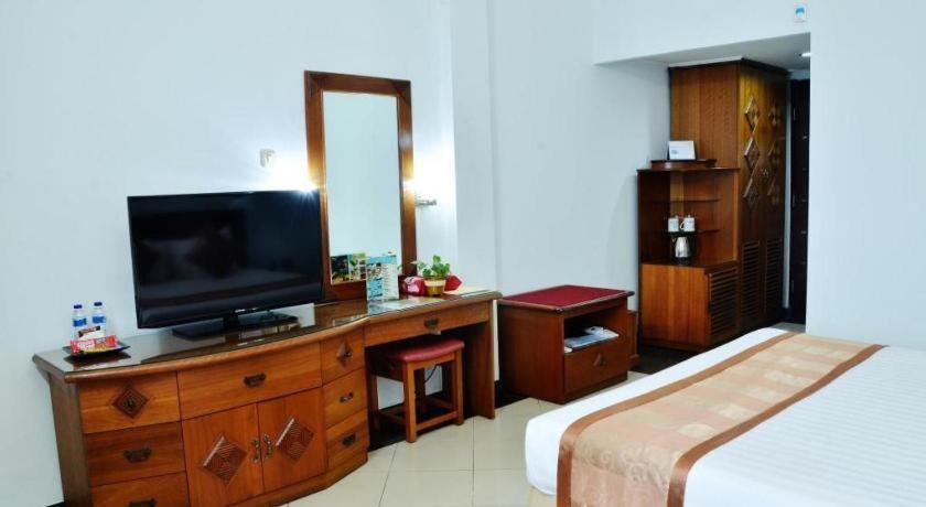 Hotel Tarakan Plaza Kültér fotó