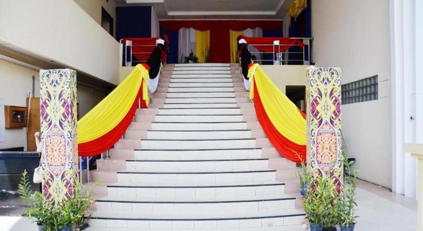 Hotel Tarakan Plaza Kültér fotó