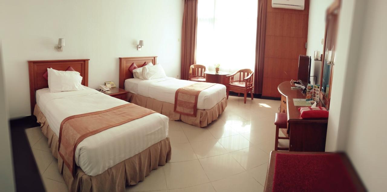 Hotel Tarakan Plaza Kültér fotó