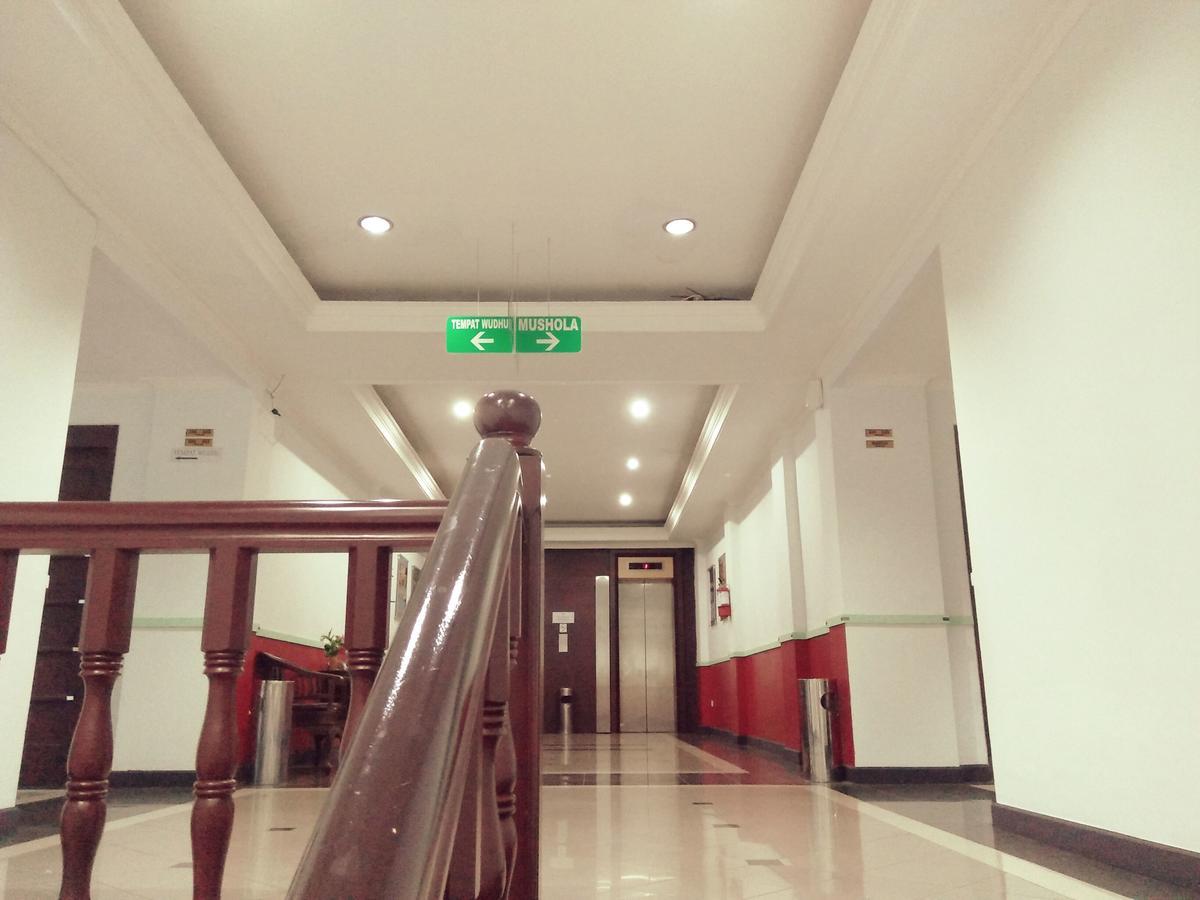 Hotel Tarakan Plaza Kültér fotó