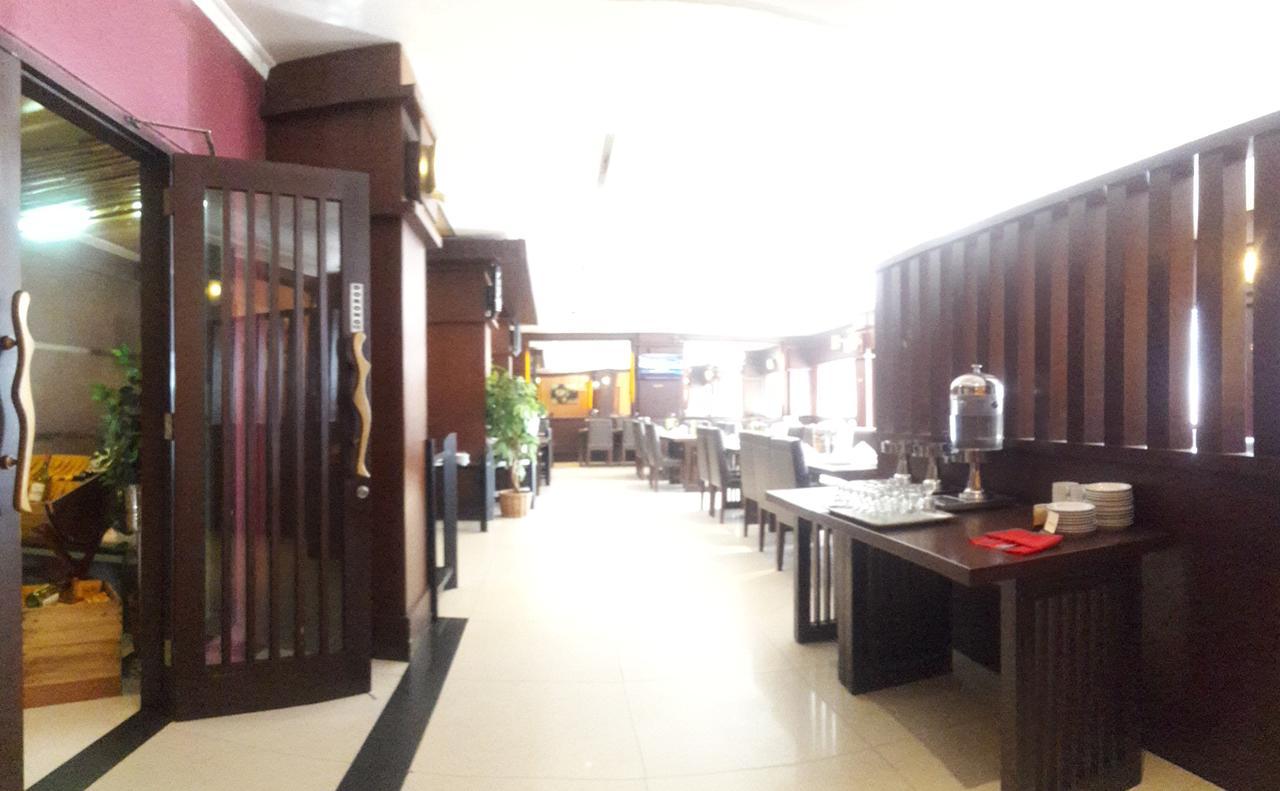 Hotel Tarakan Plaza Kültér fotó