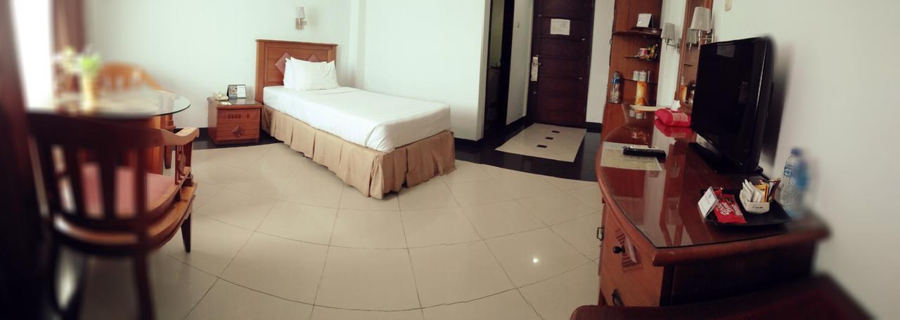 Hotel Tarakan Plaza Kültér fotó