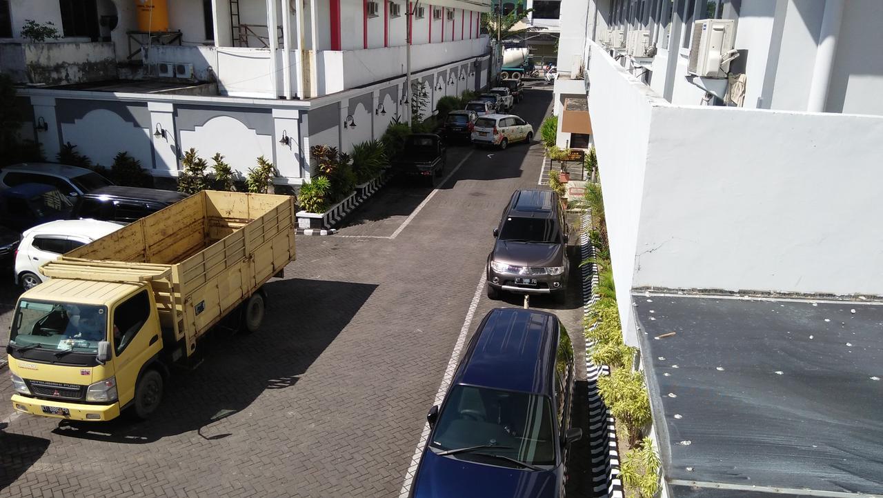 Hotel Tarakan Plaza Kültér fotó
